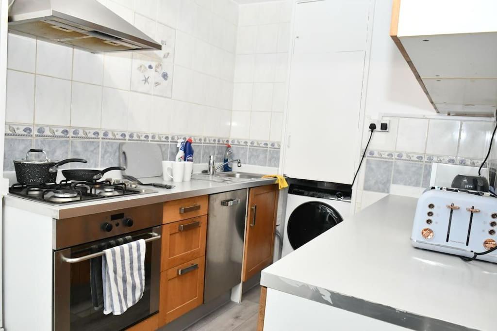 Home Away From Home لندن المظهر الخارجي الصورة